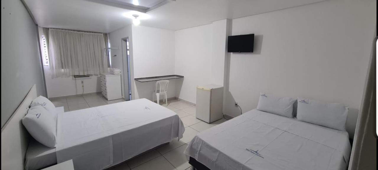 Petro Hotel Candeias Candeias  エクステリア 写真