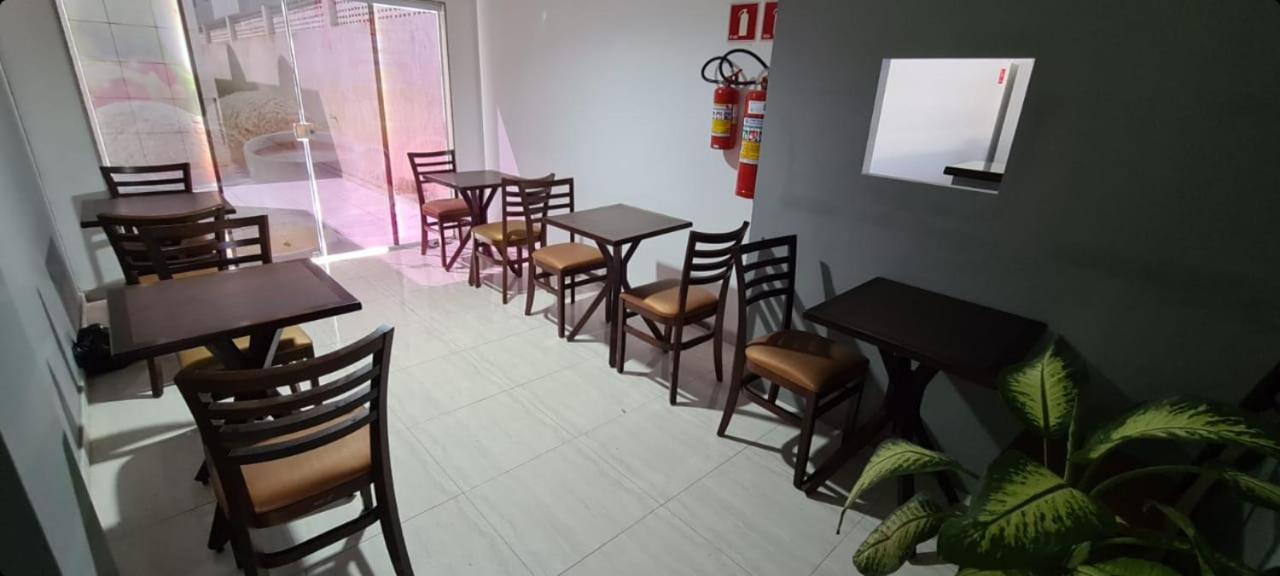 Petro Hotel Candeias Candeias  エクステリア 写真